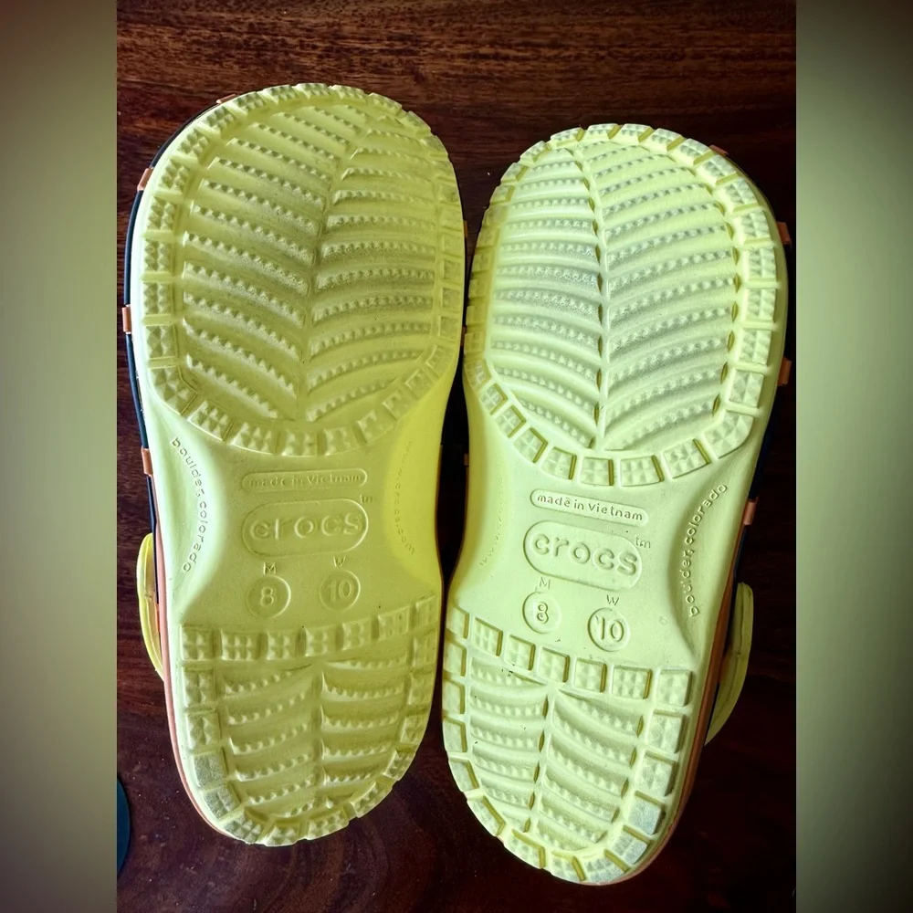 SpongeBob Crocs Slip-On Clog Size 8/10 - Picture 7 of 7